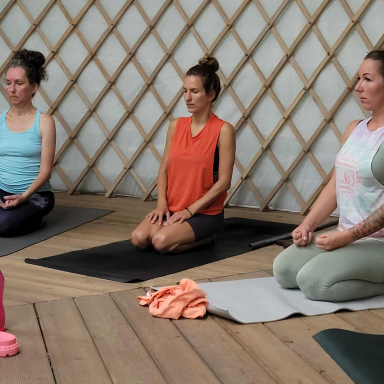 Jóga- és élményfestő tábor a Mátrában